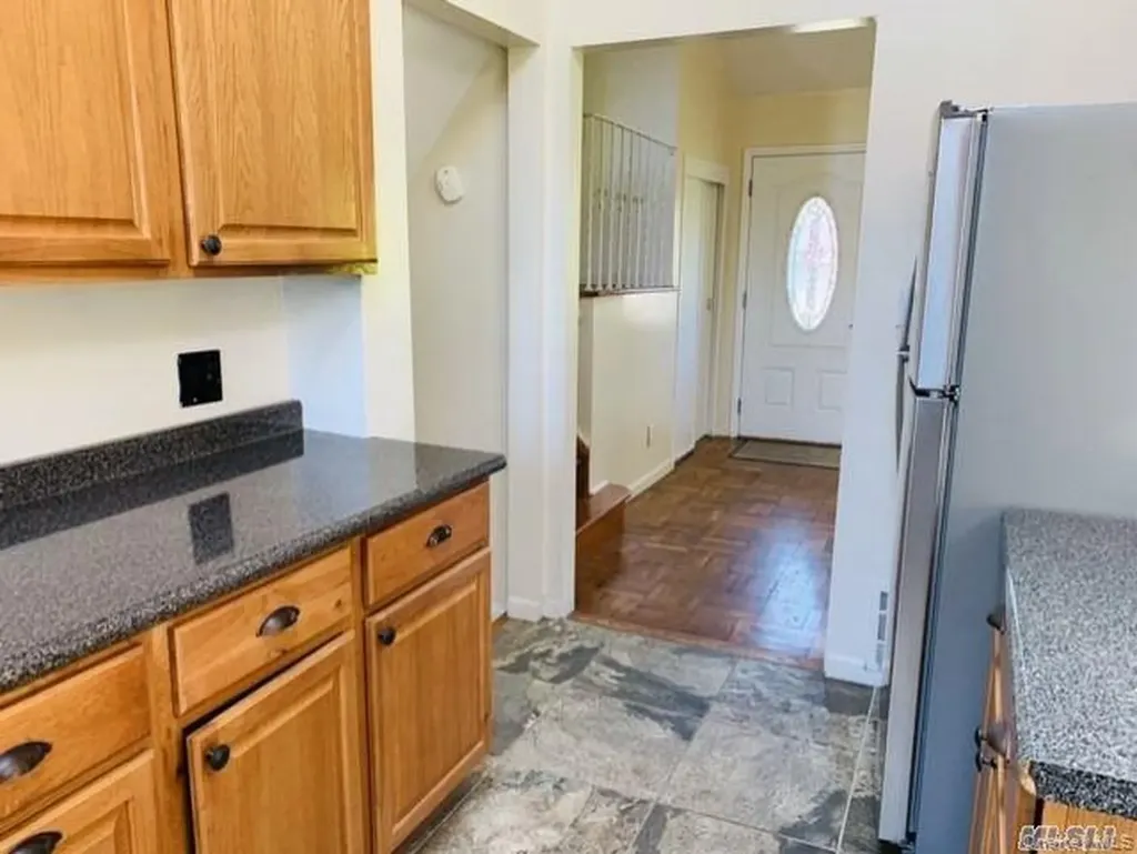 4 Willow Place Hicksville NY 11801