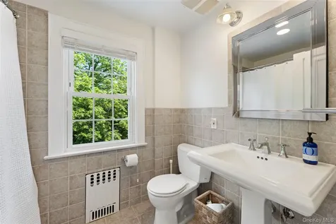 25 Pinebrook Road New Rochelle NY 10801