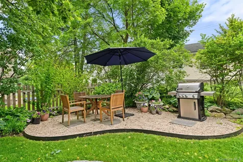 25 Pinebrook Road New Rochelle NY 10801