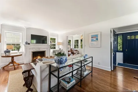 25 Pinebrook Road New Rochelle NY 10801