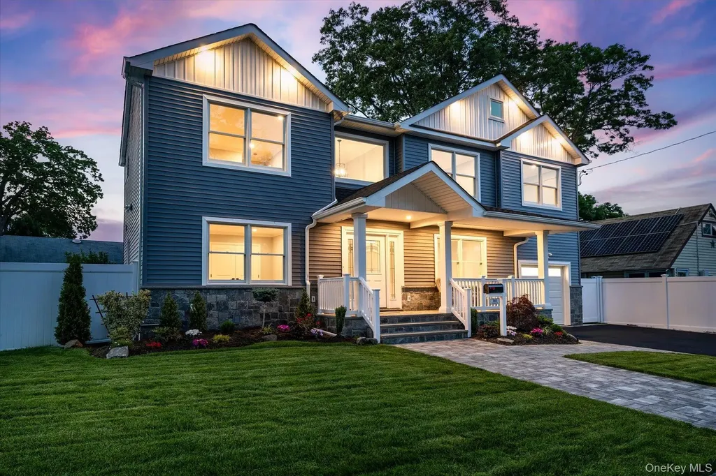 345 Christopher Street Oceanside NY 11572