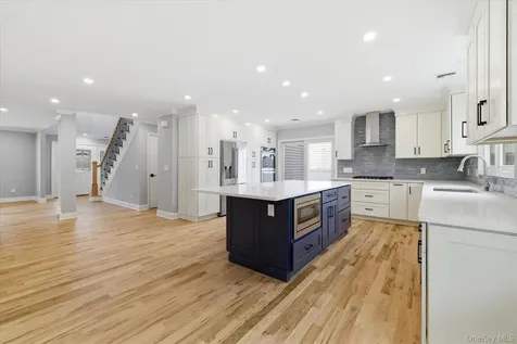 345 Christopher Street Oceanside NY 11572