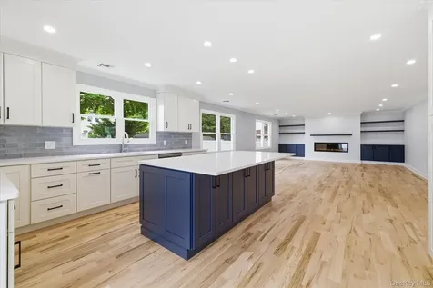 345 Christopher Street Oceanside NY 11572