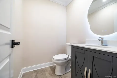 345 Christopher Street Oceanside NY 11572