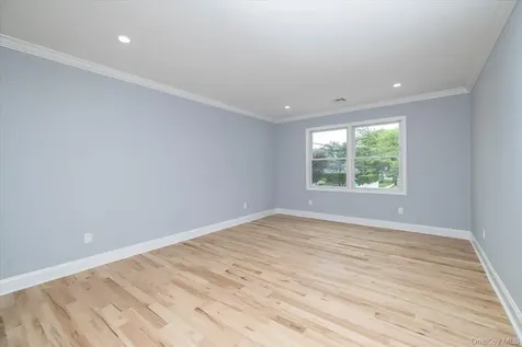 345 Christopher Street Oceanside NY 11572