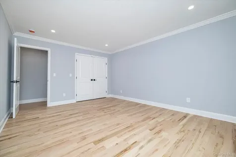 345 Christopher Street Oceanside NY 11572
