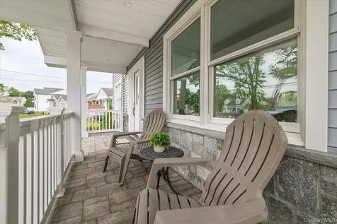 345 Christopher Street Oceanside NY 11572