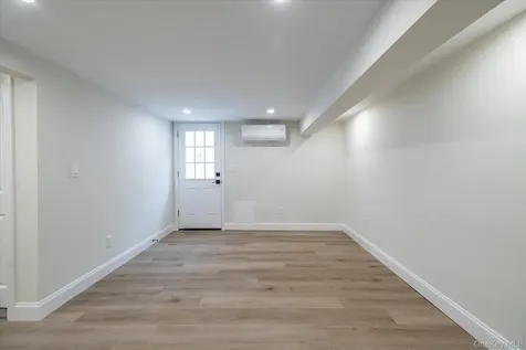 345 Christopher Street Oceanside NY 11572