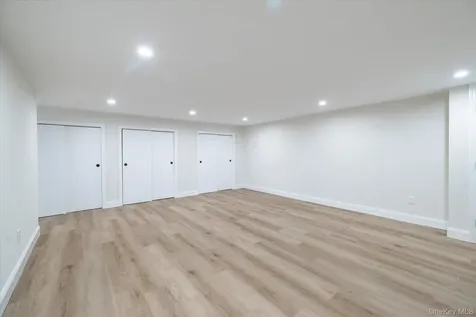 345 Christopher Street Oceanside NY 11572