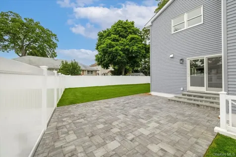 345 Christopher Street Oceanside NY 11572