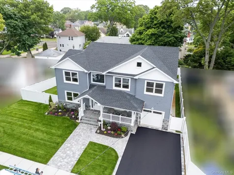 345 Christopher Street Oceanside NY 11572