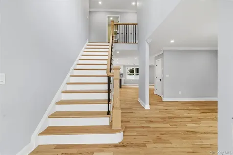 345 Christopher Street Oceanside NY 11572