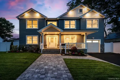 345 Christopher Street Oceanside NY 11572
