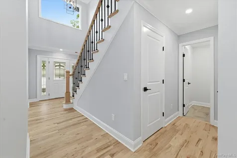 345 Christopher Street Oceanside NY 11572