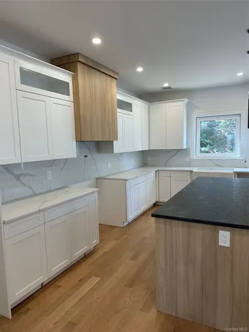 3986 William Street Seaford NY 11783