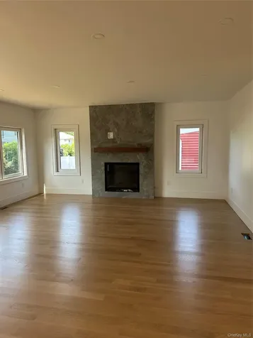 3986 William Street Seaford NY 11783