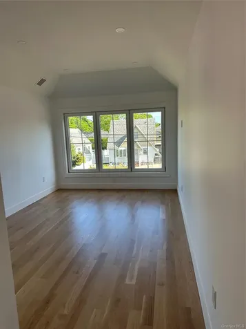 3986 William Street Seaford NY 11783