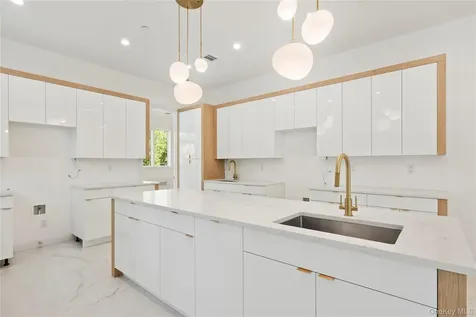 130 Union Road Spring Valley NY 10977