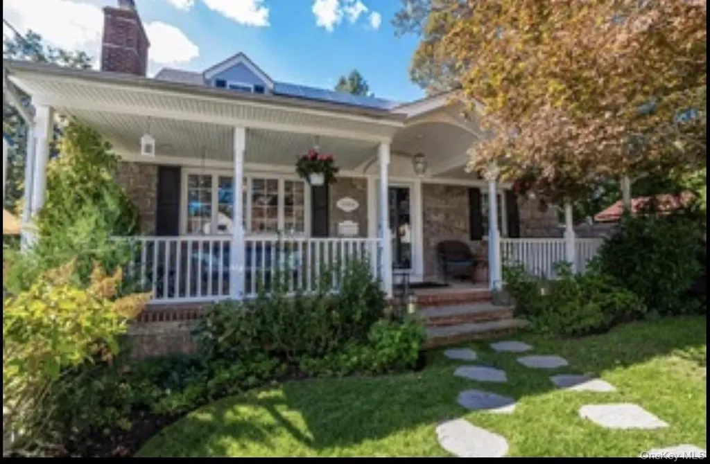 1984 Russell Street North Bellmore NY 11710