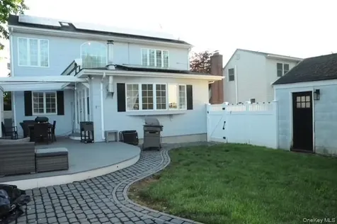 1984 Russell Street North Bellmore NY 11710