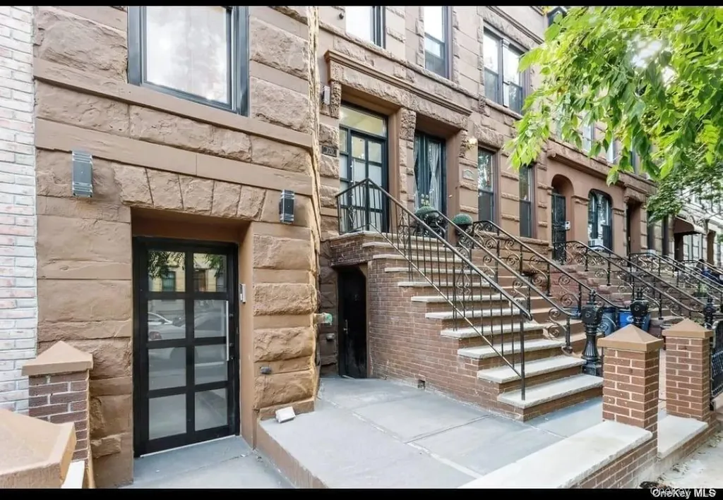 370 Marion Street Brooklyn NY 11233