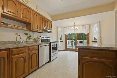 17 Avon Road Farmingdale NY 11735