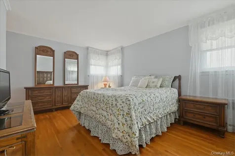 17 Avon Road Farmingdale NY 11735