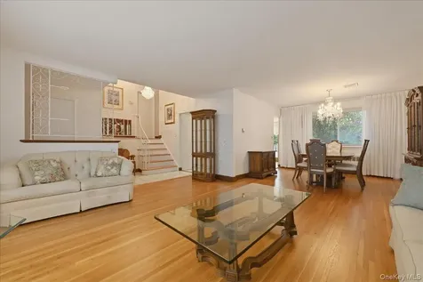 17 Avon Road Farmingdale NY 11735