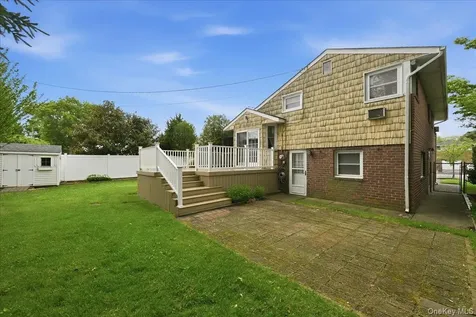 17 Avon Road Farmingdale NY 11735