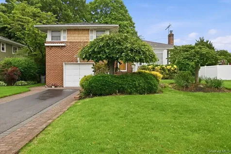 17 Avon Road Farmingdale NY 11735
