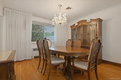 17 Avon Road Farmingdale NY 11735