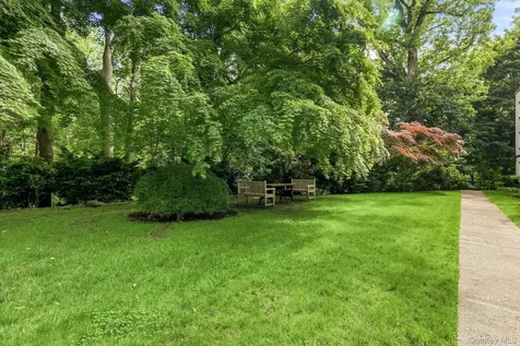 22 Alden Place Bronxville NY 10708