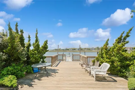 996 Wateredge Place Hewlett Harbor NY 11557