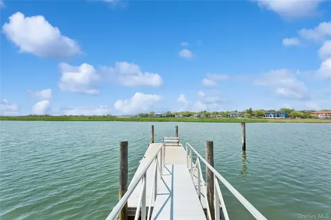 996 Wateredge Place Hewlett Harbor NY 11557