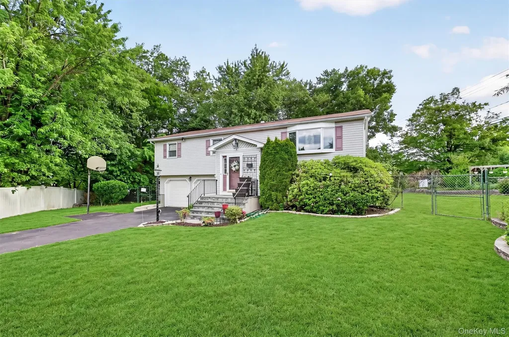 7 Spur Drive Nanuet NY 10954