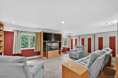 7 Spur Drive Nanuet NY 10954