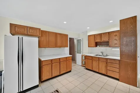 7 Spur Drive Nanuet NY 10954