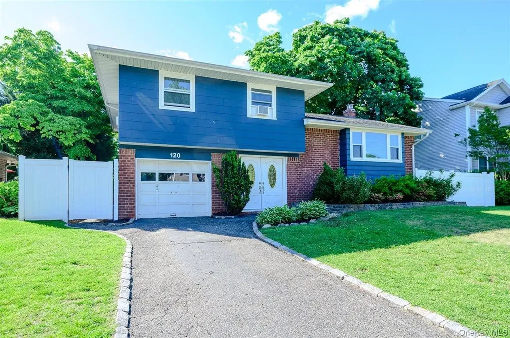 120 Sutton Drive Plainview NY 11803