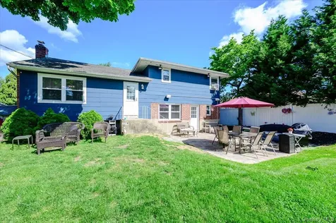 120 Sutton Drive Plainview NY 11803
