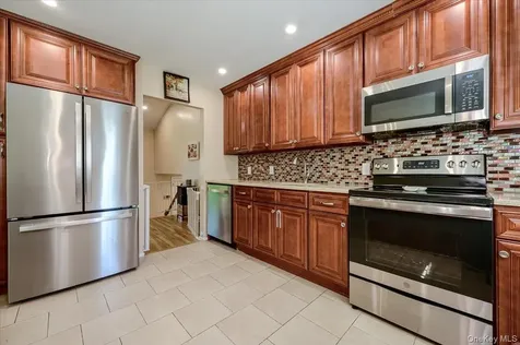 120 Sutton Drive Plainview NY 11803