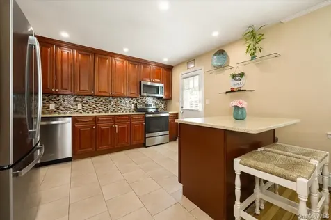 120 Sutton Drive Plainview NY 11803