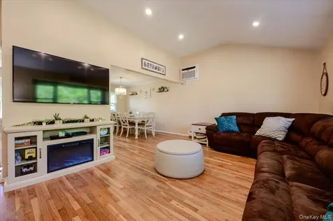 120 Sutton Drive Plainview NY 11803