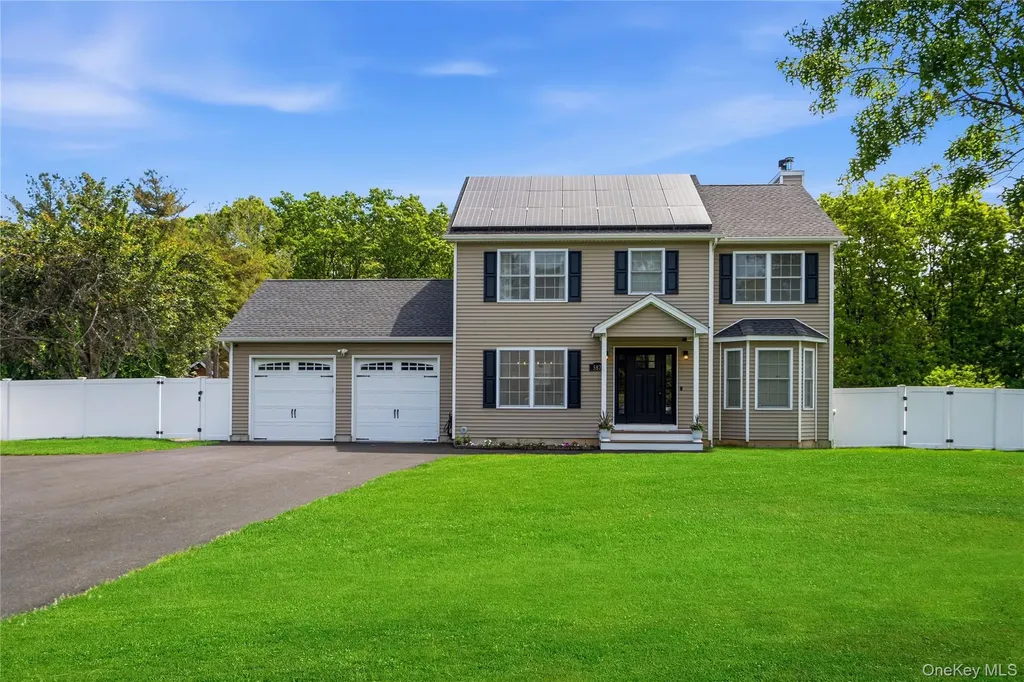 587 Blue Point Road Holtsville NY 11742