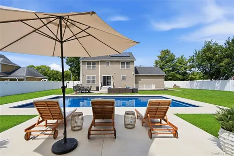 587 Blue Point Road Holtsville NY 11742