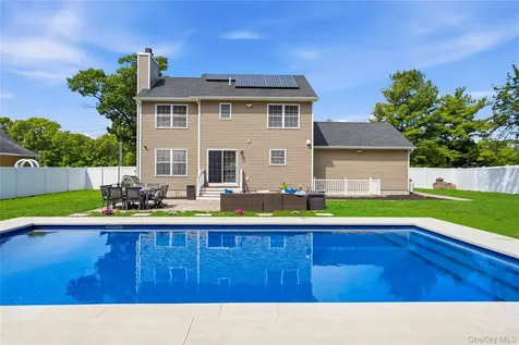 587 Blue Point Road Holtsville NY 11742