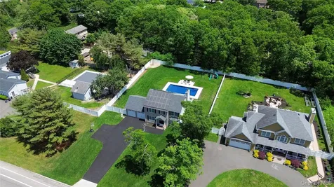 587 Blue Point Road Holtsville NY 11742