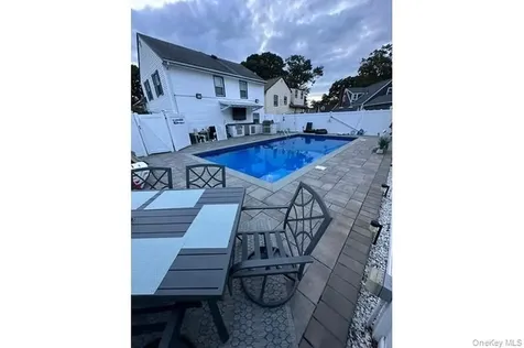 882 Roosevelt Street West Hempstead NY 11552