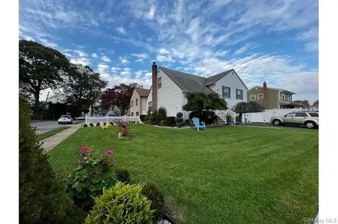 882 Roosevelt Street West Hempstead NY 11552