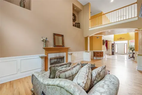 47 Pembroke Drive Glen Cove NY 11542