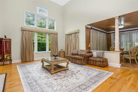 47 Pembroke Drive Glen Cove NY 11542